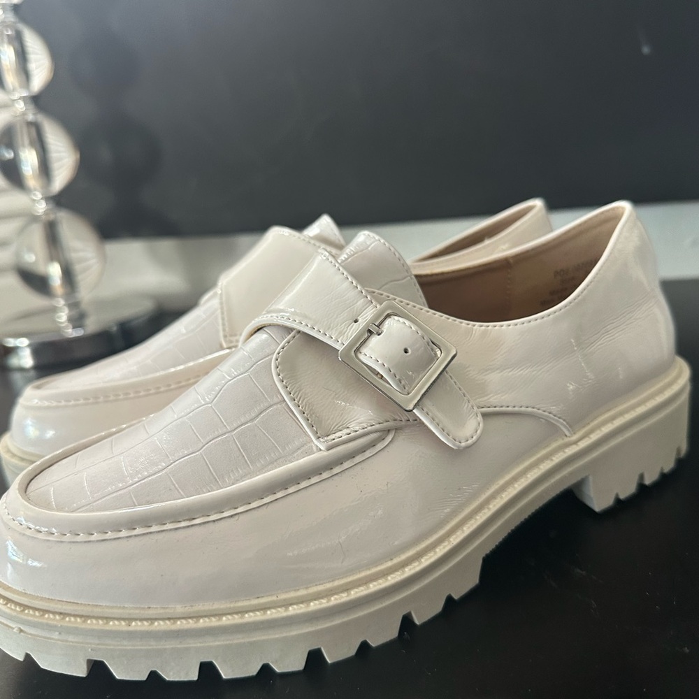 🆕Journee Collection Loafers - Picture 10 of 13